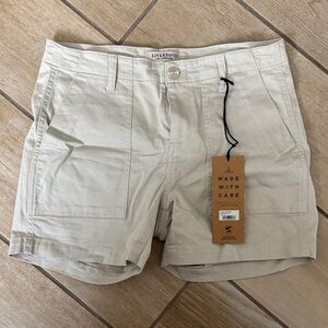 Liverpool Women's Tan Cargo Shorts 4 / E28